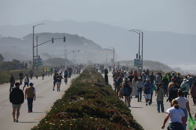 The grand opening of the Sunset Dunes park along the former Upper Great Highway drew a large crowd Saturday.