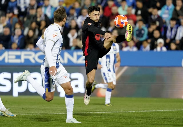 Soccer Football - LaLiga - Leganes v FC Barcelona - Estadio Municipal de Butarque, Leganes, Spain - April 12, 2025 FC Barcelona's Pedri in action REUTERS/Ana Beltran