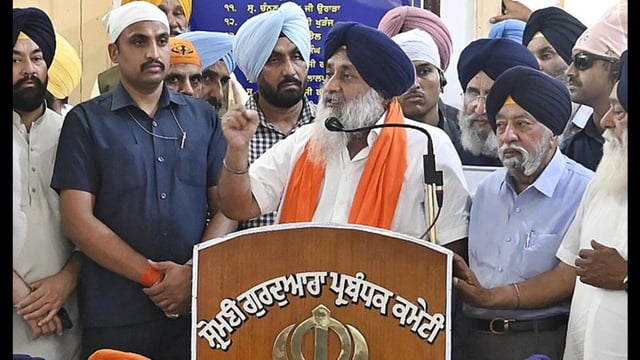 Sukhbir Singh Badal addressing party leaders and workers after being elected the Shiromani Akali Dal president at Teja Singh Samundri Hall in Amritsar on Saturday. (HT photo)