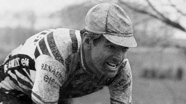 le coureur français Marc Madiot remporte en solitaire, le 14 avril 1985, la 83e édition de la classique cycliste Paris-Roubaix. La centième édition aura lieu le 14 avril 2002.