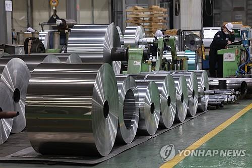 This file photo, taken March 12, 2025, shows aluminum products at a plant in Hwaseong, about 45 kilometers south of Seoul. (Yonhap)   