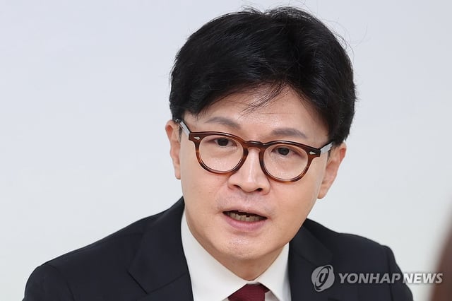 Han Dong-hoon, former leader of the People Power Party, speaks during an interview with Yonhap News Agency at his campaign office in Seoul on April 14, 2025. Han has joined the party's nomination race for the June 3 presidential election to pick former President Yoon Suk Yeol's successor. (Yonhap)