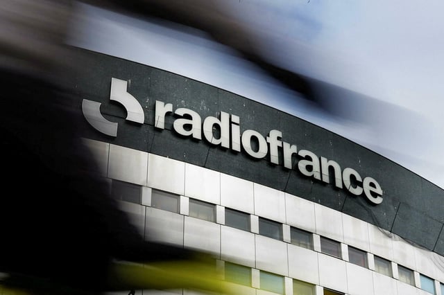 Dirigée par Adèle Van Reeth, France Inter, qui appartient au groupe public Radio France, reste incontestablement la radio la plus écoutée du pays.
