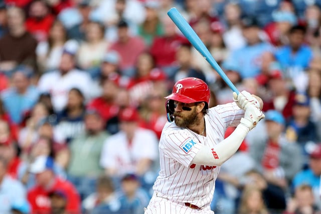 Philadelphia Phillies star Bryce Harper had the gender of his fourth child revealed in the form of a blue baseball bat on Monday.