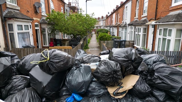 The Starmer government appears to have no solution to the 21,000 tonnes of rubbish piling up in the city
