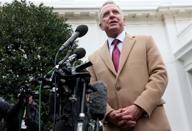U.S. Middle East envoy Steve Witkoff speaks to members of the news media outside of the West Wing of the White House in Washington, U.S., March 6, 2025. REUTERS/Leah Millis/File Photo