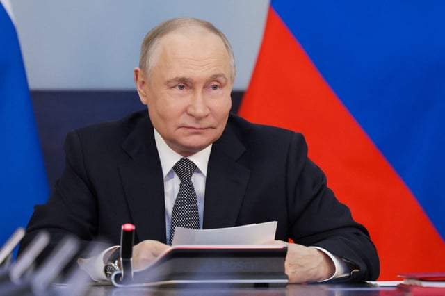 Russian President Vladimir Putin chairs a meeting on the development of Russian Navy in the Admiralty building in Saint Petersburg, Russia April 11, 2025. Sputnik/Gavriil Grigorov/Pool via REUTERS/File Photo