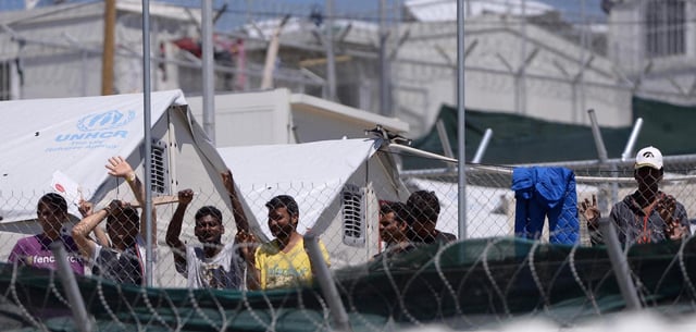 Migranten in einem Camp in Moria auf der Insel Lesbos