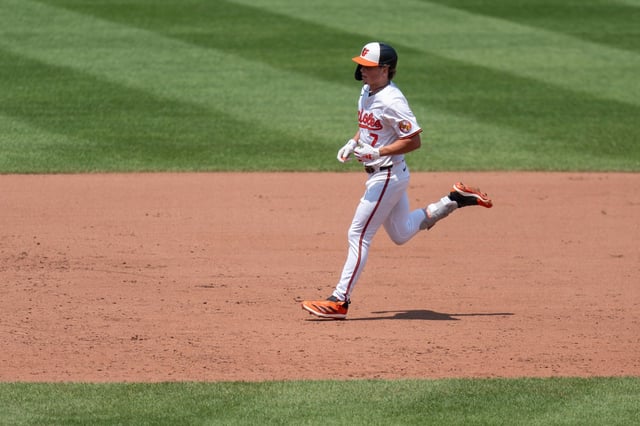 Baltimore Orioles&#39; Jackson Holliday (7) rounds the bases after hitting a home run during the fifth inning of a baseball game against the Toronto Blue Jays, Wednesday, July 31, 2024, in Baltimore. (AP Photo/Stephanie Scarbrough)