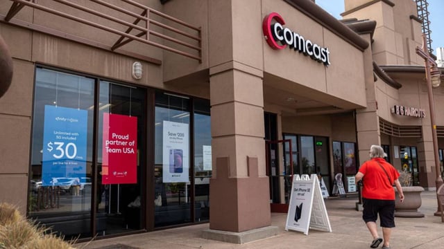 Comcast tries to woo customers with a multi-year price lock.