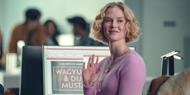 Ruby McEwan as Verity, waving, in Black Mirror Bete Noire