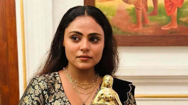 Vincy Aloshious filed a complaint against co-actor Shine Tom Chacko for inappropriate behavior under drug influence on set. 
