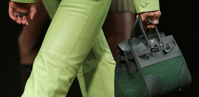 Lors du défilé d'Hermès présentant sa collection de prêt-à-porter féminin automne-hiver 2025-2026 à Paris, le 8 mars 2025