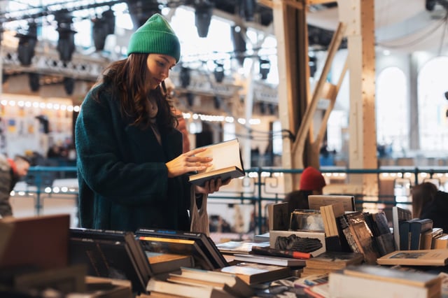Book lovers banded together to help a local bookstore in Michigan move its inventory.