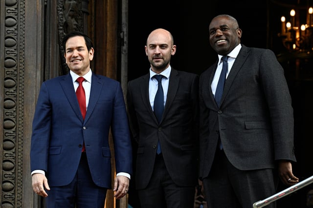 Les images de l'arrivée à Paris du chef de la diplomatie américaine, Marco Rubio