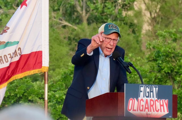 Senator Bernie Sanders speaks at Folsom Lake College, April 15, 2025. Photo by Ken Magri