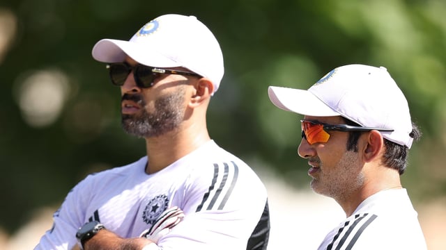 India head coach Gautam Gambhir (R) with assistant coach Abhishek Nayar