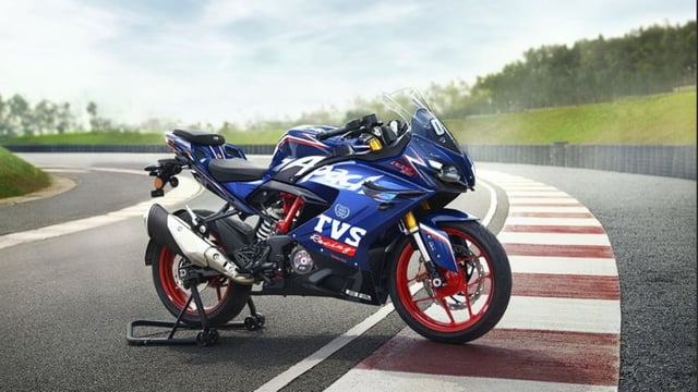 2025 TVS Apache RR 310 in new Sepang Blue colour scheme.