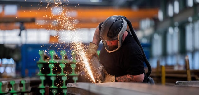 In der Industrie gehen 42 Prozent der Firmen von einem Stellenabbau aus