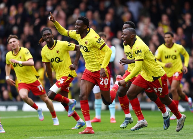 Soccer Football - Championship - Watford v Burnley - Vicarage Road, Watford, Britain - April 18, 2025 Watford's Mamadou Doumbia celebrates scoring their first goal with teammates Action Images/Matthew Childs EDITORIAL USE ONLY. NO USE WITH UNAUTHORIZED AUDIO, VIDEO, DATA, FIXTURE LISTS, CLUB/LEAGUE LOGOS OR 'LIVE' SERVICES. ONLINE IN-MATCH USE LIMITED TO 120 IMAGES, NO VIDEO EMULATION. NO USE IN BETTING, GAMES OR SINGLE CLUB/LEAGUE/PLAYER PUBLICATIONS. PLEASE CONTACT YOUR ACCOUNT REPRESENTATIVE FOR FURTHER DETAILS..