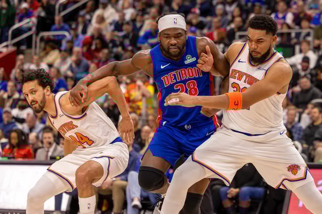 Pistons center Isaiah Stewart battles for position with the Knicks during the second half at Little Caesars Arena on April 10, 2025.
