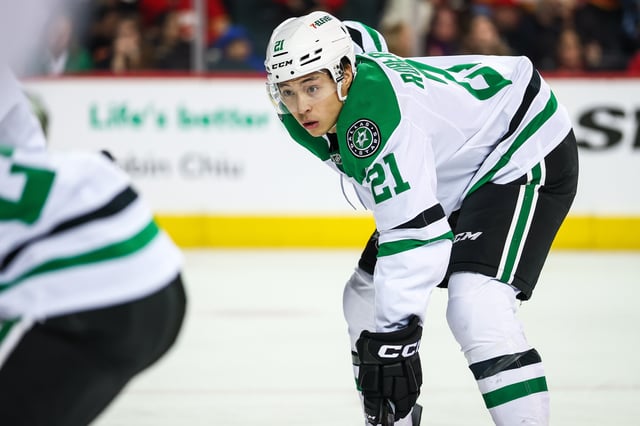 Mar 27, 2025; Calgary, Alberta, CAN; Dallas Stars left wing Jason Robertson (21) against the Calgary Flames during the third period at Scotiabank Saddledome. Mandatory Credit: Sergei Belski-Imagn Images/File Photo