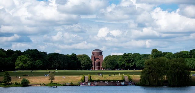 Der Hamburger Stadtpark mit dem Planetarium – in einem Gebüsch war die Leiche entdeckt worden