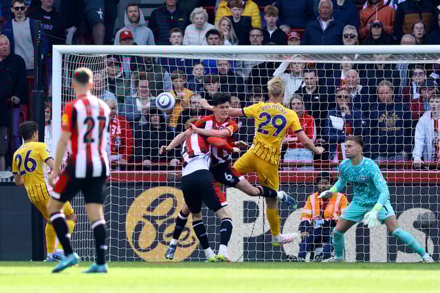 Soccer Football - Premier League - Brentford v Brighton & Hove Albion - GTech Community Stadium, London, Britain - April 19, 2025 Brentford's Christian Norgaard scores their fourth goal REUTERS/Toby Melville