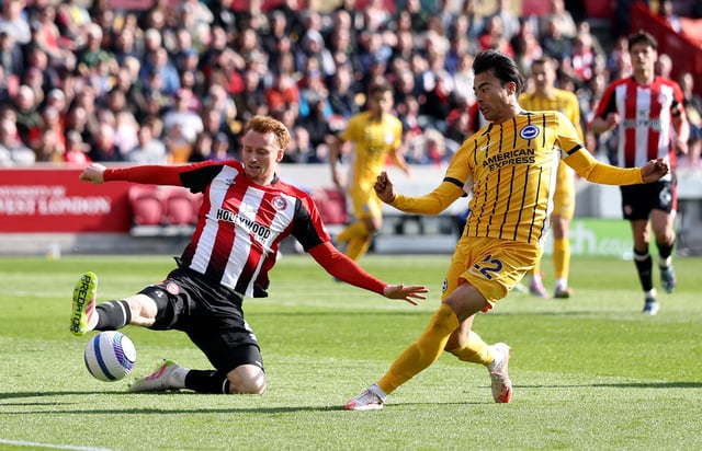 Soccer Football - Premier League - Brentford v Brighton & Hove Albion - GTech Community Stadium, London, Britain - April 19, 2025 Brighton & Hove Albion's Kaoru Mitoma scores their second goal REUTERS/Toby Melville