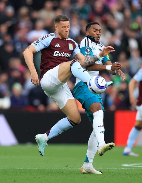 Soccer Football - Premier League - Aston Villa v Newcastle United - Villa Park, Birmingham, Britain - April 19, 2025 Aston Villa's Ross Barkley in action with Newcastle United's Joe Willock Action Images via Reuters/Andrew Boyers EDITORIAL USE ONLY. NO USE WITH UNAUTHORIZED AUDIO, VIDEO, DATA, FIXTURE LISTS, CLUB/LEAGUE LOGOS OR 'LIVE' SERVICES. ONLINE IN-MATCH USE LIMITED TO 120 IMAGES, NO VIDEO EMULATION. NO USE IN BETTING, GAMES OR SINGLE CLUB/LEAGUE/PLAYER PUBLICATIONS. PLEASE CONTACT YOUR ACCOUNT REPRESENTATIVE FOR FURTHER DETAILS..