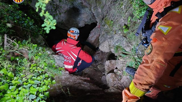 El rescate a los cuatro hombres en una cueva en Vallada, en imágenes