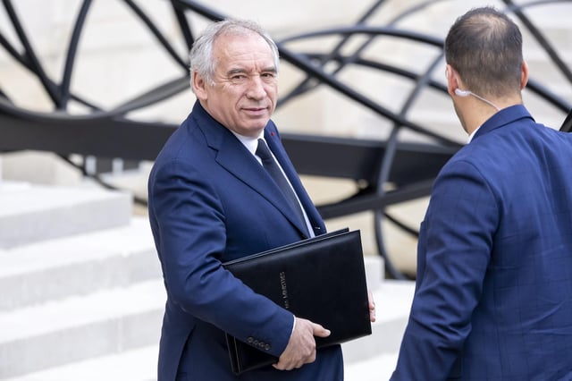 François Bayrou, au sortir du conseil des ministres, le 16 avril à l’Élysée.