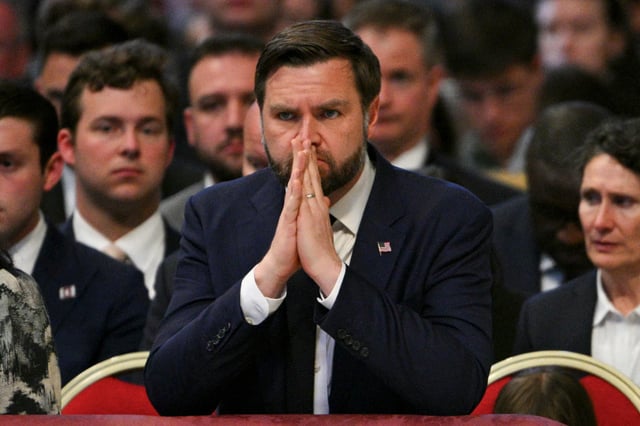 Vatican: le vice-président américain JD Vance assiste à la messe du Vendredi saint avec sa famille