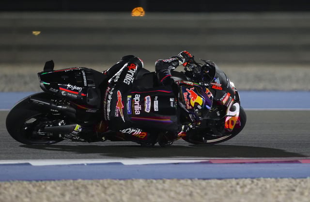 MotoGP - Qatar Grand Prix - Lusail International Circuit, Doha, Qatar - April 13, 2025 Aprilia Racing's Jorge Martin in action REUTERS/Ibraheem Al Omari