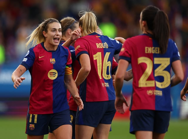 Soccer Football - Women's Champions League - Semi Final - First Leg - FC Barcelona v Chelsea - Estadi Johan Cruyff, Barcelona, Spain - April 20, 2025 FC Barcelona's Fridolina Rolfo, FC Barcelona's Ingrid Engen and FC Barcelona's Alexia Putellas celebrate after the match REUTERS/Albert Gea