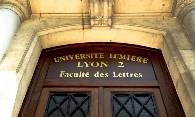 Une enquête a été ouverte sur les chefs de « menace de mort sur personne chargée d'une mission de service public » à l'encontre de la présidente de Lyon-II.