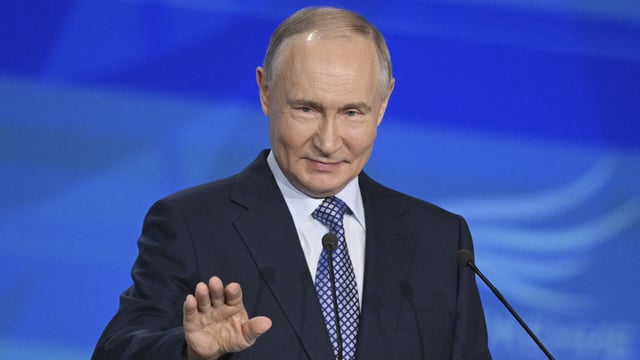 Russian President Vladimir Putin said that fighting in Ukraine had resumed after the surprise 30-hour Easter ceasefire.