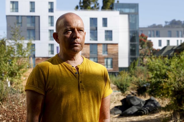 Former Fox News commentator and Atherton resident Steve Hilton on Tuesday became the second high-profile Republican to announce his candidacy for California governor.
