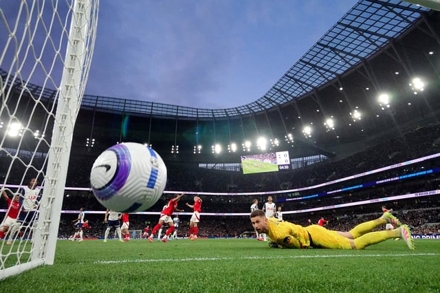 Soccer Football - Premier League - Tottenham Hotspur v Nottingham Forest - Tottenham Hotspur Stadium, London, Britain - April 21, 2025 Nottingham Forest's Elliot Anderson scores their first goal past Tottenham Hotspur's Guglielmo Vicario REUTERS/David Klein EDITORIAL USE ONLY. NO USE WITH UNAUTHORIZED AUDIO, VIDEO, DATA, FIXTURE LISTS, CLUB/LEAGUE LOGOS OR 'LIVE' SERVICES. ONLINE IN-MATCH USE LIMITED TO 120 IMAGES, NO VIDEO EMULATION. NO USE IN BETTING, GAMES OR SINGLE CLUB/LEAGUE/PLAYER PUBLICATIONS. PLEASE CONTACT YOUR ACCOUNT REPRESENTATIVE FOR FURTHER DETAILS..