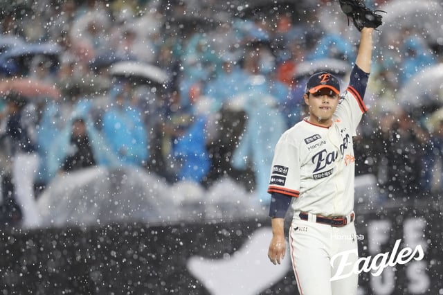 Hanwha Eagles starter Moon Dong-ju celebrates a play during a Korea Baseball Organization regular-season game against the NC Dinos at Daejeon Hanwha Life Ballpark in Daejeon, some 140 kilometers south of Seoul, on April 19, 2025, in this photo provided by the Eagles. (PHOTO NOT FOR SALE) (Yonhap)