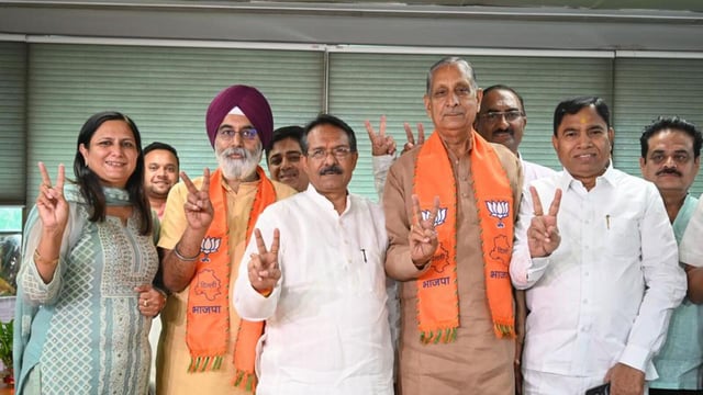 BJP candidates Raja Iqbal Singh and Jai Bhagwan Yadav along with other BJP leaders ahead of filing their nomination papers at the Civic Center. (Sanchit Khanna/HT photo)