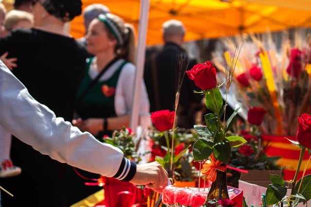 Parada con rosas en la última edición de Sant Jordi en Tarragona.