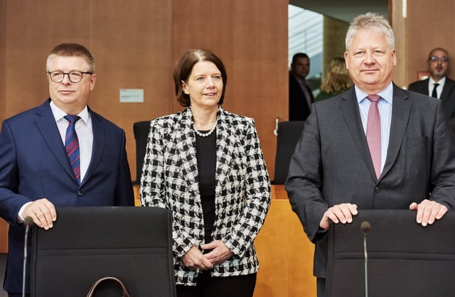 Die Präsidenten der deutschen Nachrichtendienste sollen weiterhin nicht von der AfD befragt werden: Thomas Haldenwang vom Verfassungsschutz, Martina Rosenberg vom MAD sowie Kruno Kahl vom BND. Foto: IMAGO / Mike Schmidt