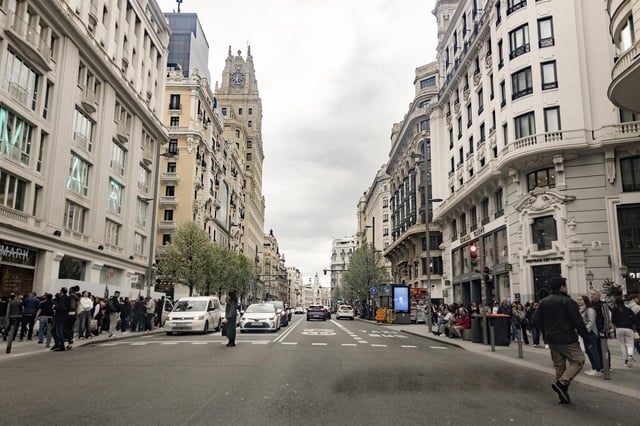 La Gran Vía de Madrid, una de las grandes calles comerciales de España.