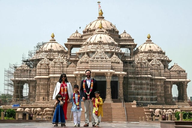 Familie Vance vor dem hinduistischen Aksharddham-Tempel am Montag in Neu-Delhi.