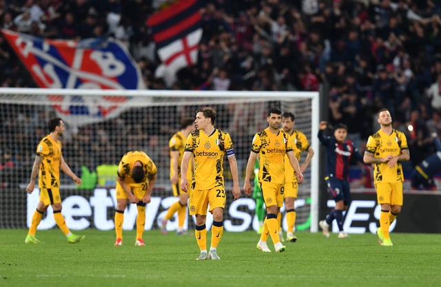 Soccer Football - Serie A - Bologna v Inter Milan - Stadio Renato Dall'Ara, Bologna, Italy - April 20, 2025 Inter Milan's Nicolo Barella looks dejected after Bologna's Riccardo Orsolini scores their first goal REUTERS/Jennifer Lorenzini
