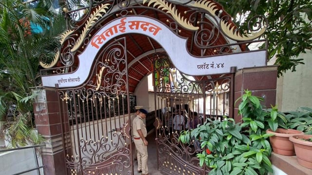 On Monday, assailants fired two rounds at Panvelkar’s residence-cum-office Sitai Sadan, a five-storeyed building near Hutatma Chowk (Pramod Tambe/ HT Photo)