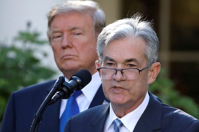jerome Powell mit Donald Trump im Nacken