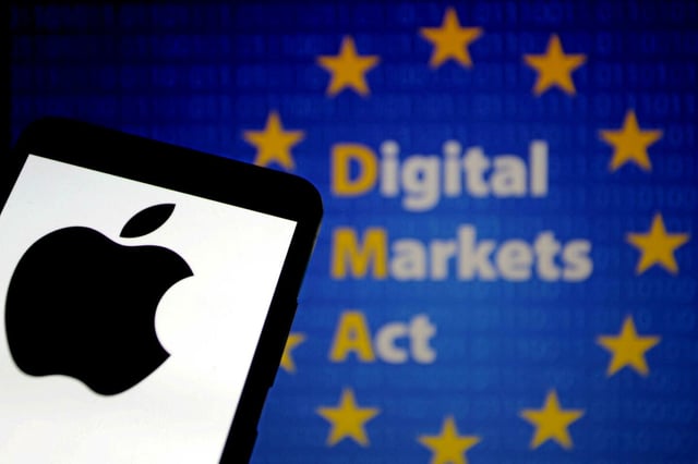 Bruxelles inflige 700 millions d’euros d’amendes à Apple et Meta.
