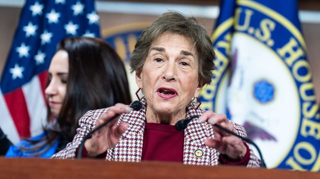 Rep. Jan Schakowsky speaks at a press conference at the U.S. Capitol on Jan. 22. Photo: Demetrius Freeman/The Washington Post via Getty Images